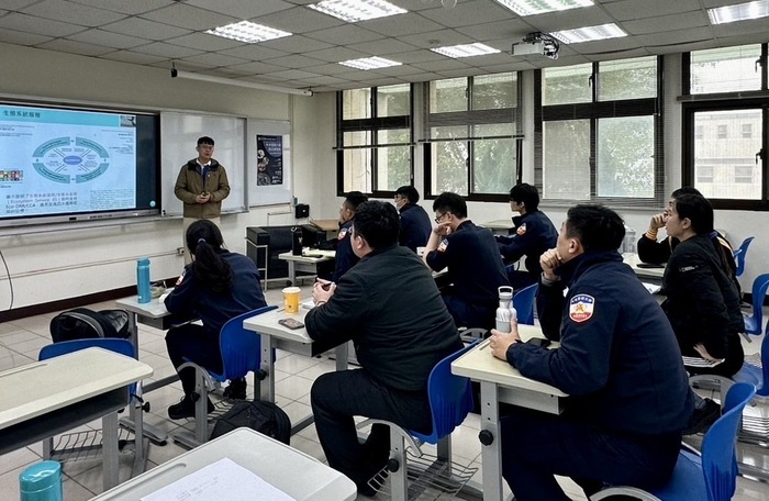 李崇恩助理研究員專題演講「生態系統服務概念在防災領域的關鍵議題與研究方法」