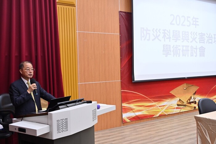 校長黃明昭先生演講