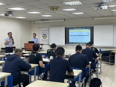 陳進源科長與邵所長合影