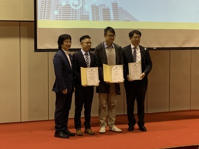 左二左三分別為本所林韋呈、邱建凱同學