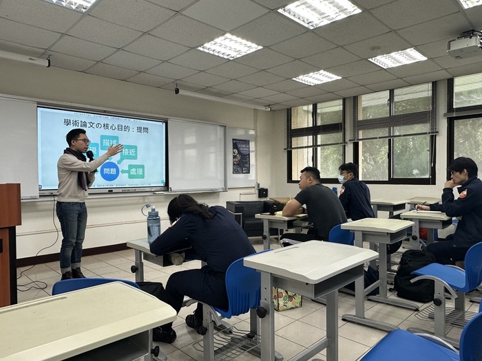 台大寫作中心趙雄健老師專題演講
