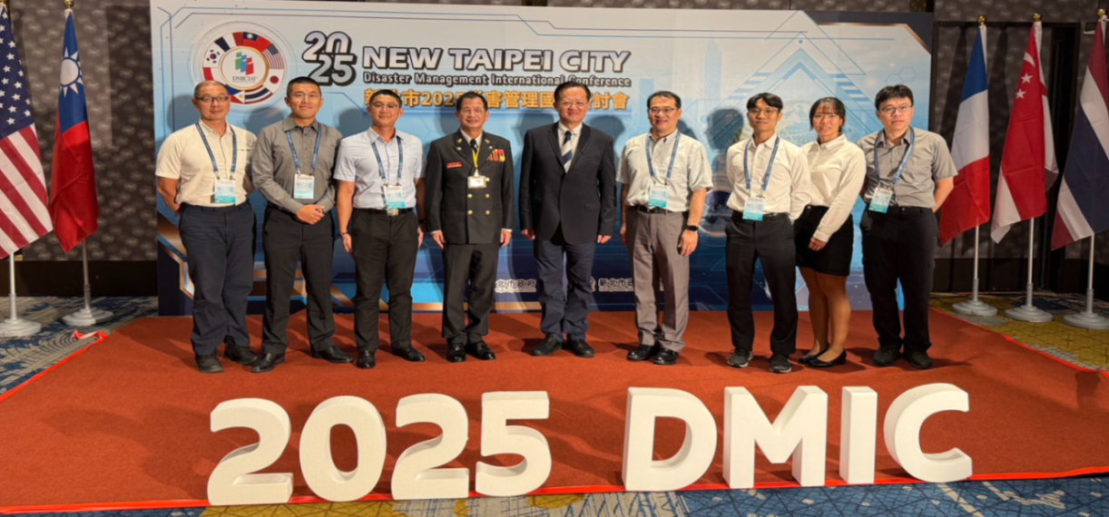 1140909消防署長蕭煥章及新北市政府消防局長陳崇岳與防災研究所師生合影